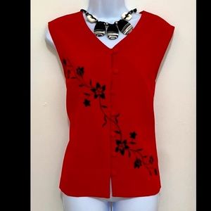Vintage Spago Collection Floral Vest embroidered black roses. Chic and classy🌹